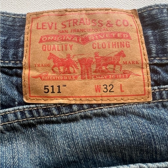 EUC‎ Levi's 511 Shorts Size 32x10 Mens Slim Bermuda Blue Denim Shorts (B5) - Picture 6 of 7